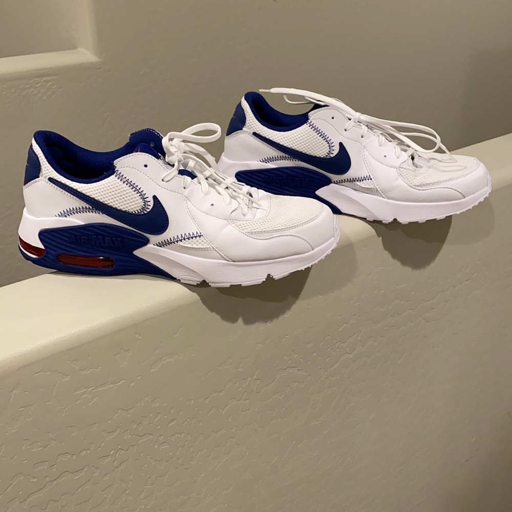 White Blue Red Nike AirMax size12